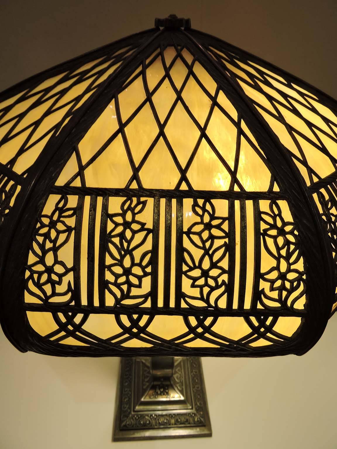 American Arts and Crafts Electric Lamp with Pairpoint Base 4