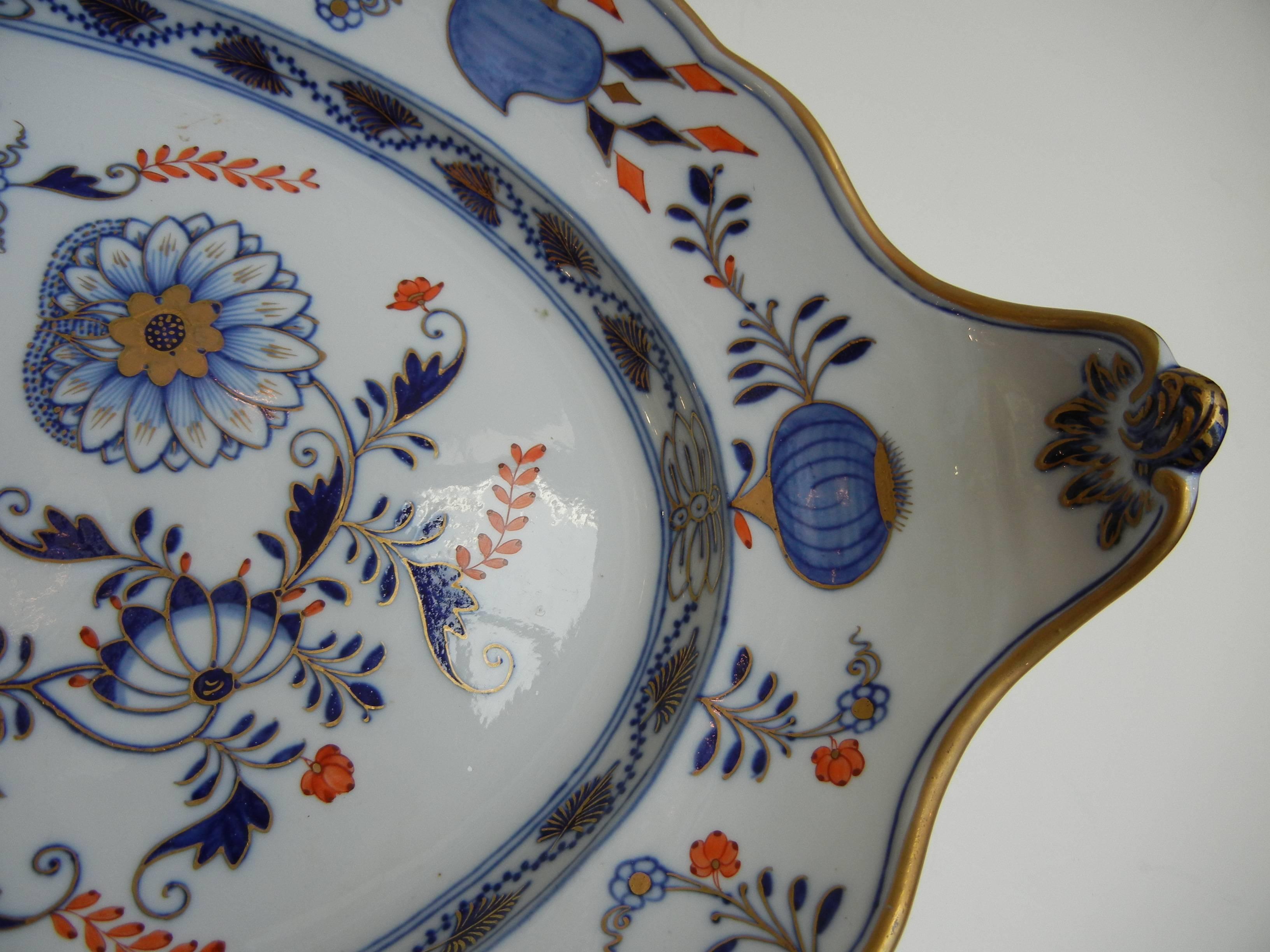 German 19th Century Meissen Porcelain Onion Pattern and Hand Colored Platter For Sale