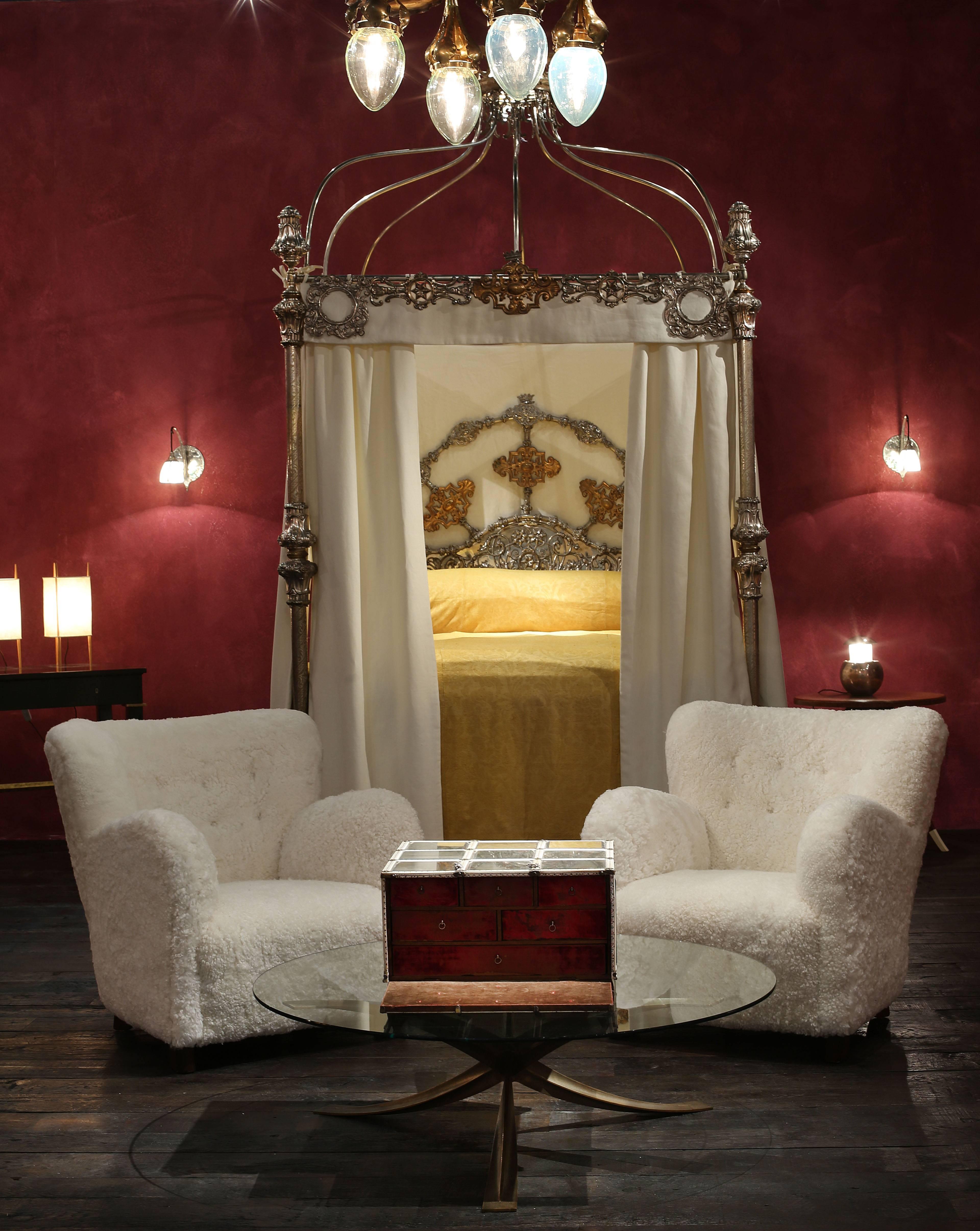 Impressive Four-Poster Bed by R. W. Winfield & Co In Excellent Condition For Sale In London, GB