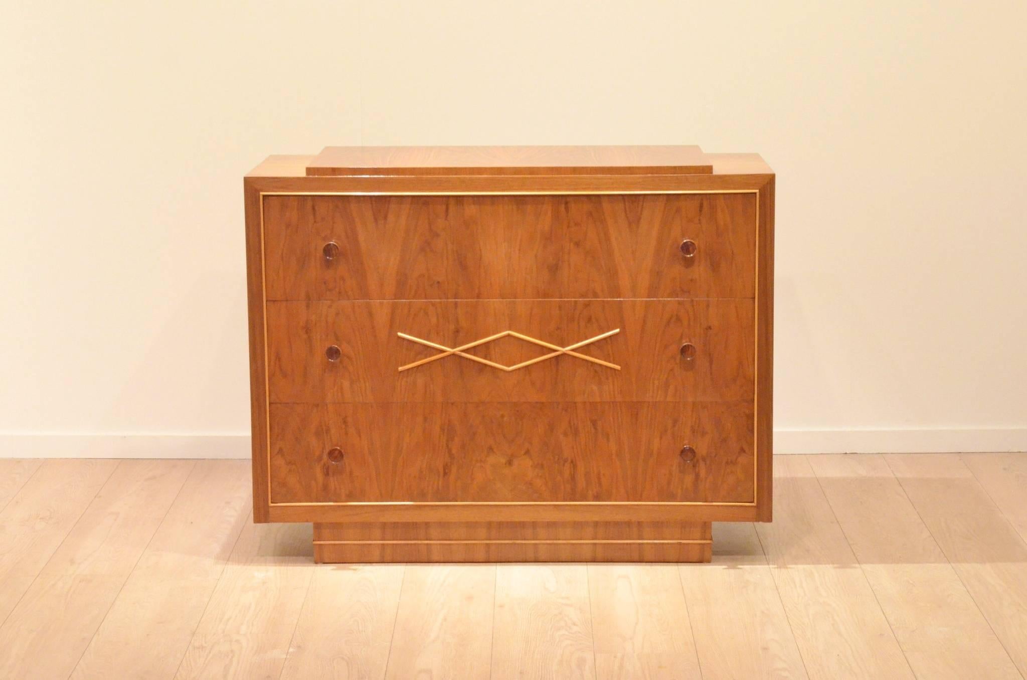 Belgian Design Art Deco, 1940 De Coene Frères Glossy Walnut Chest of Drawers In Excellent Condition In Brussels, Ixelles