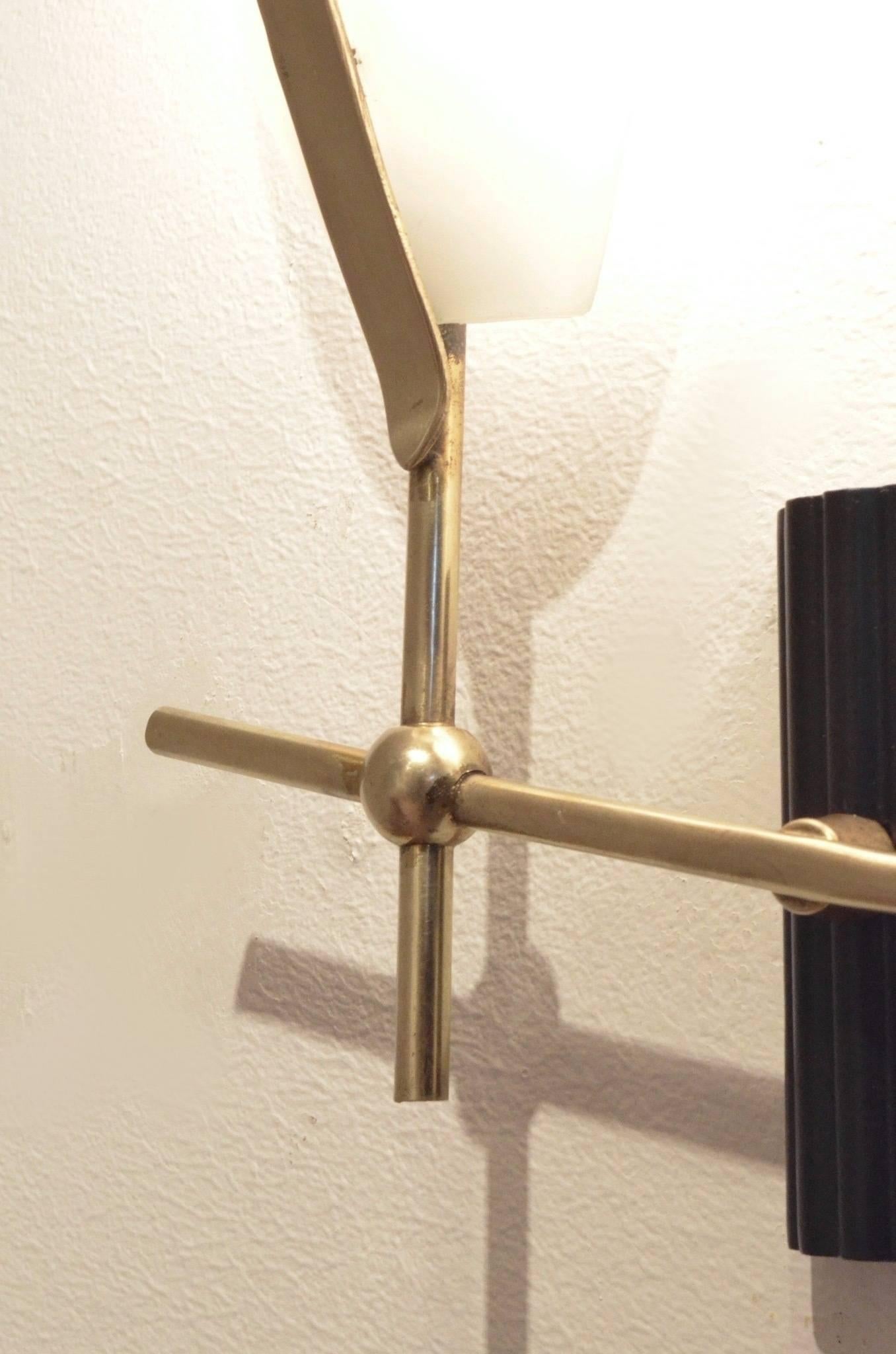 French Mid-Century Design, Two Glass and Brass Bamboo Shaped Wall Sconces Lamps In Excellent Condition In Brussels, Ixelles