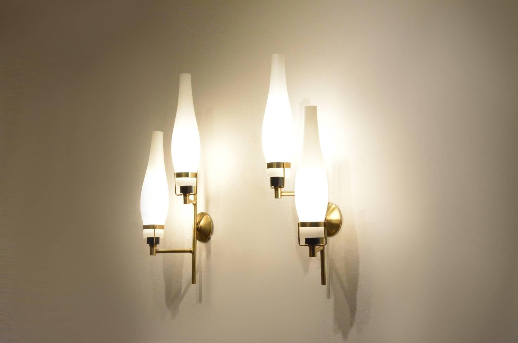 Italian Mid-Century Stilnovo Attributed two-Glass and Brass Wall Sconces Lamps 2