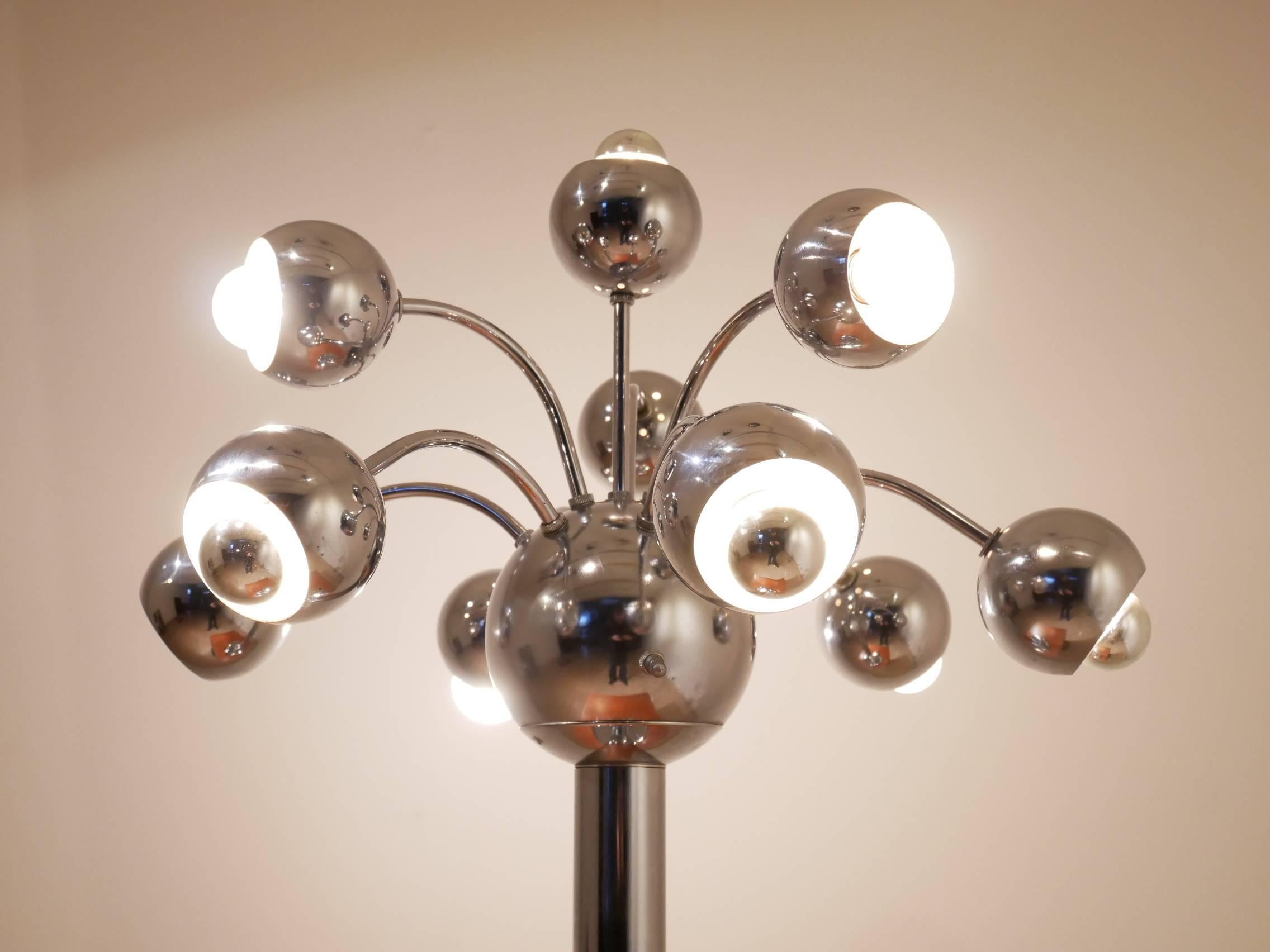 1970s Italian Attributed Reggiani Chromed Balls Tree Shaped Table Lamp (Moderne der Mitte des Jahrhunderts) im Angebot