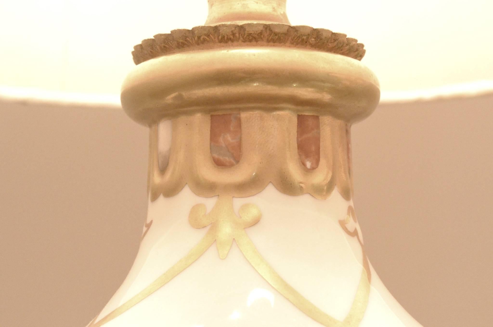 Pair of French Table Lamps in Bronze and Porcelain by Manufacture De Sèvres im Zustand „Hervorragend“ im Angebot in Brussels, Ixelles