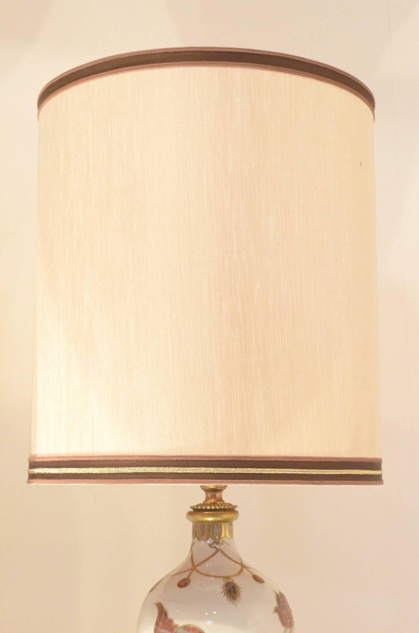 Pair of French Table Lamps in Bronze and Porcelain by Manufacture De Sèvres (Mitte des 20. Jahrhunderts) im Angebot
