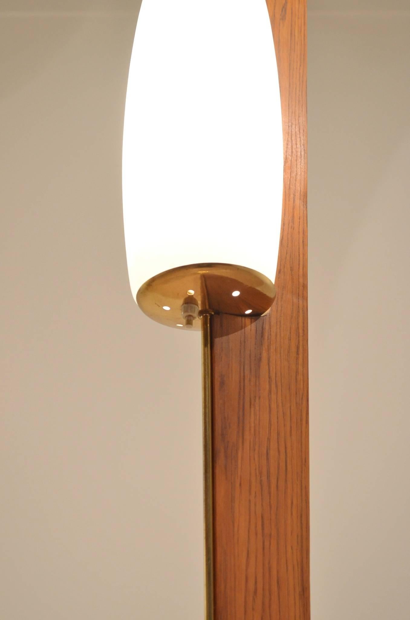 Sculptural Mid-Century Wood Blade and Brass Floor Lamp 1