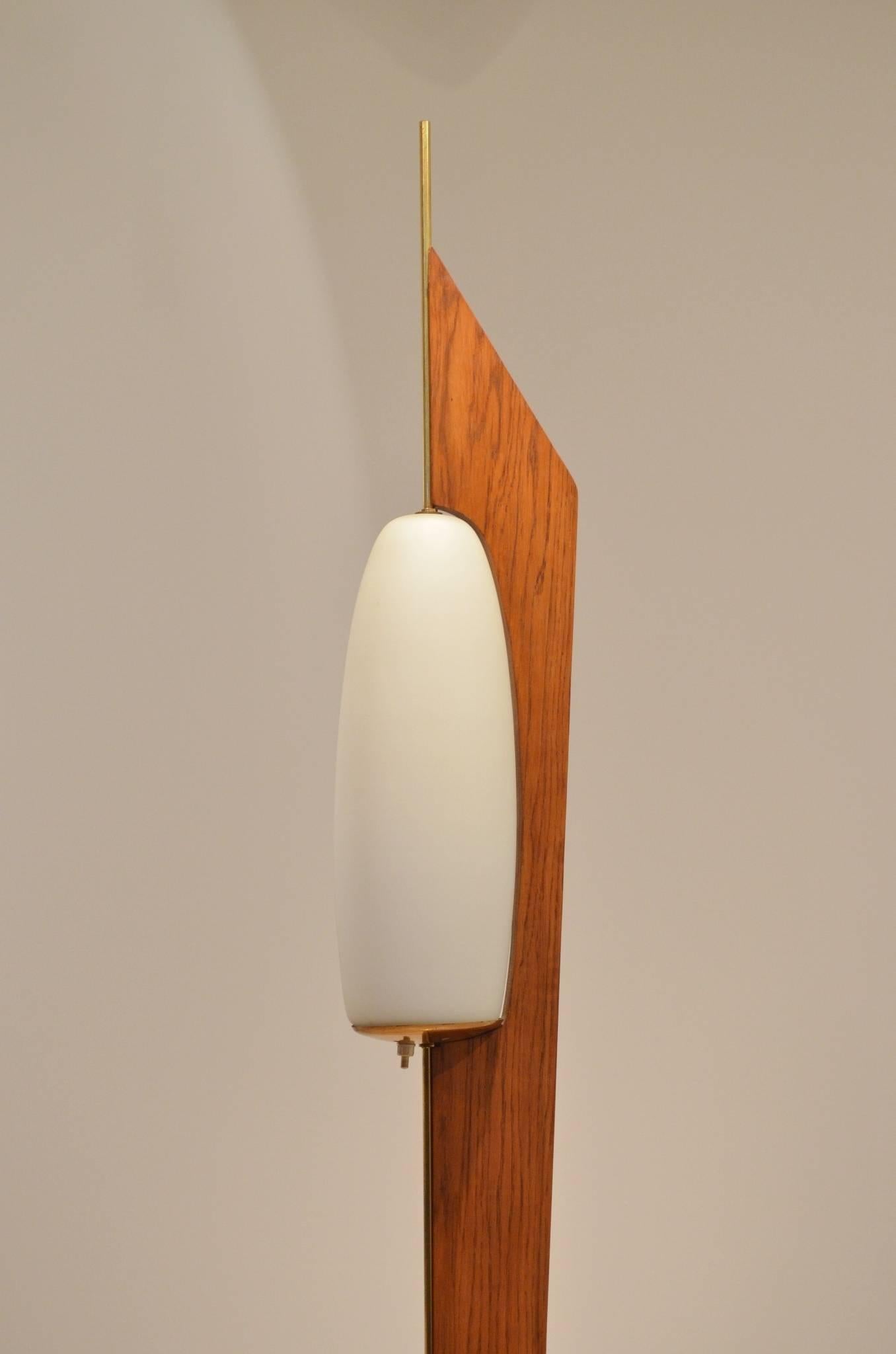 Mid-20th Century Sculptural Mid-Century Wood Blade and Brass Floor Lamp