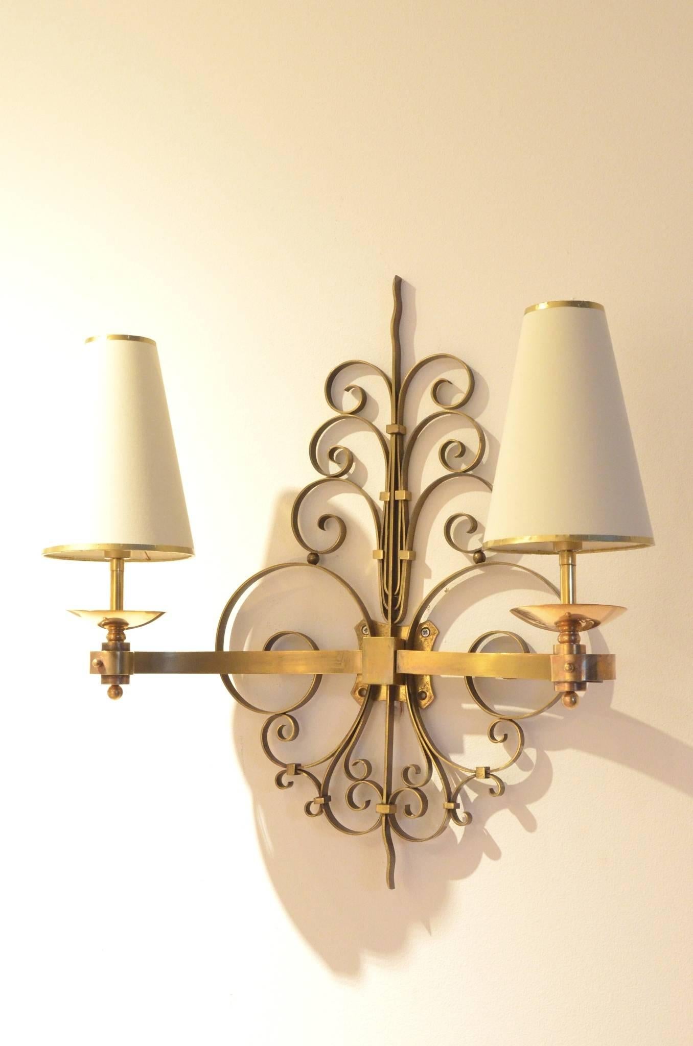 French Three Art Deco René Drouet Style Sculptural Full Brass Wall Sconces Lamps, Set For Sale