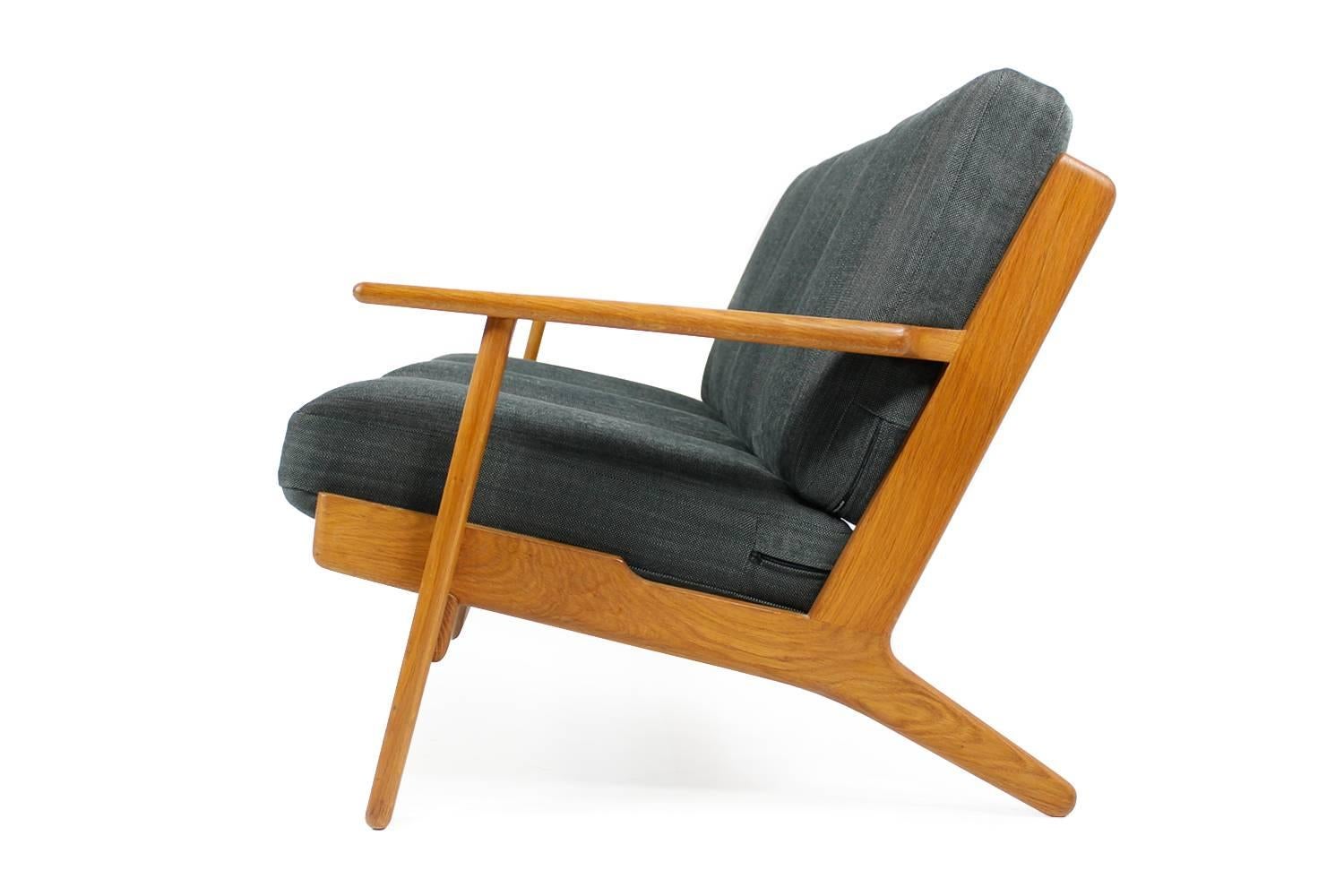 Hans J. Wegner Oak Sofa Mod. Ge 290 for Getama, 1960s Danish Modern Design (Dänisch) im Angebot