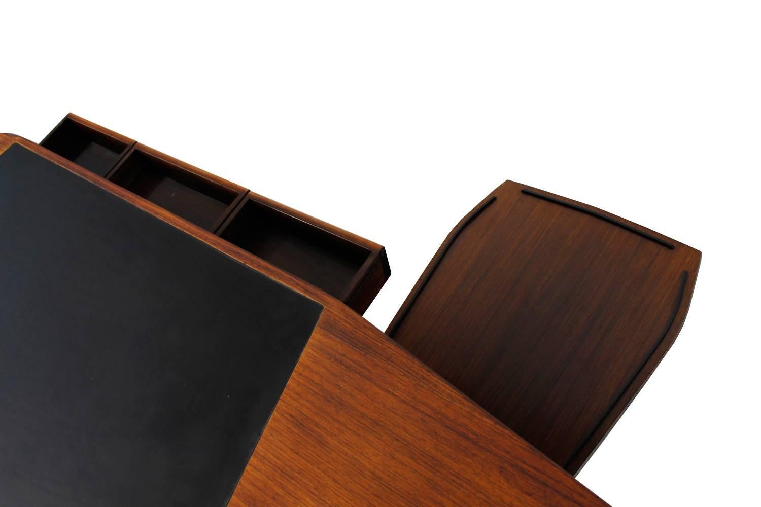 Italian Beautiful 1960s Osvaldo Borsani Writing Table Mod. T98 Tecno Italy Rosewood Desk