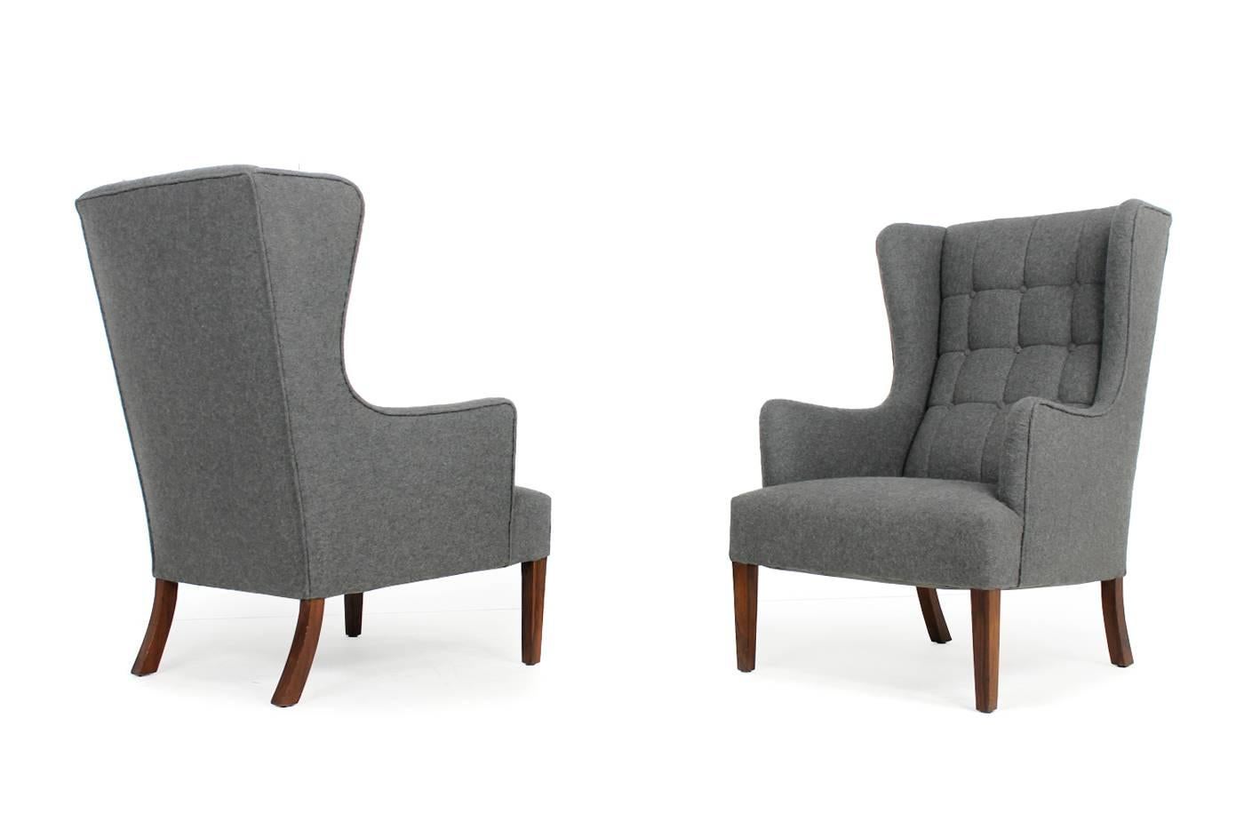 Exclusive & Rare Pair of Danish Modern 1960s Wingback Lounge Chairs in Grey Wool In Excellent Condition In Hamminkeln, DE