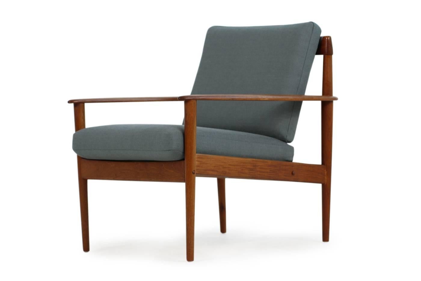 Beautiful and rare 1950s Grete Jalk Lounge Chair, Mod. PJ (Poul Jeppesen) 56/1 (Model 56) amazing condition, renewed upholstery and covered with new high quality woven fabric in a fantastic grey tone. This piece is very rare, hard to find in that