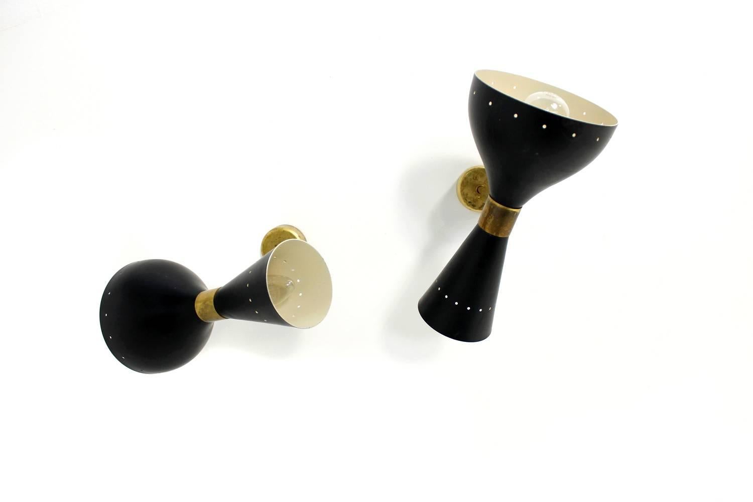 Pair of Beautiful Adjustable Modernist Italian Sconces Brass in Stilnovo Style In Excellent Condition In Hamminkeln, DE