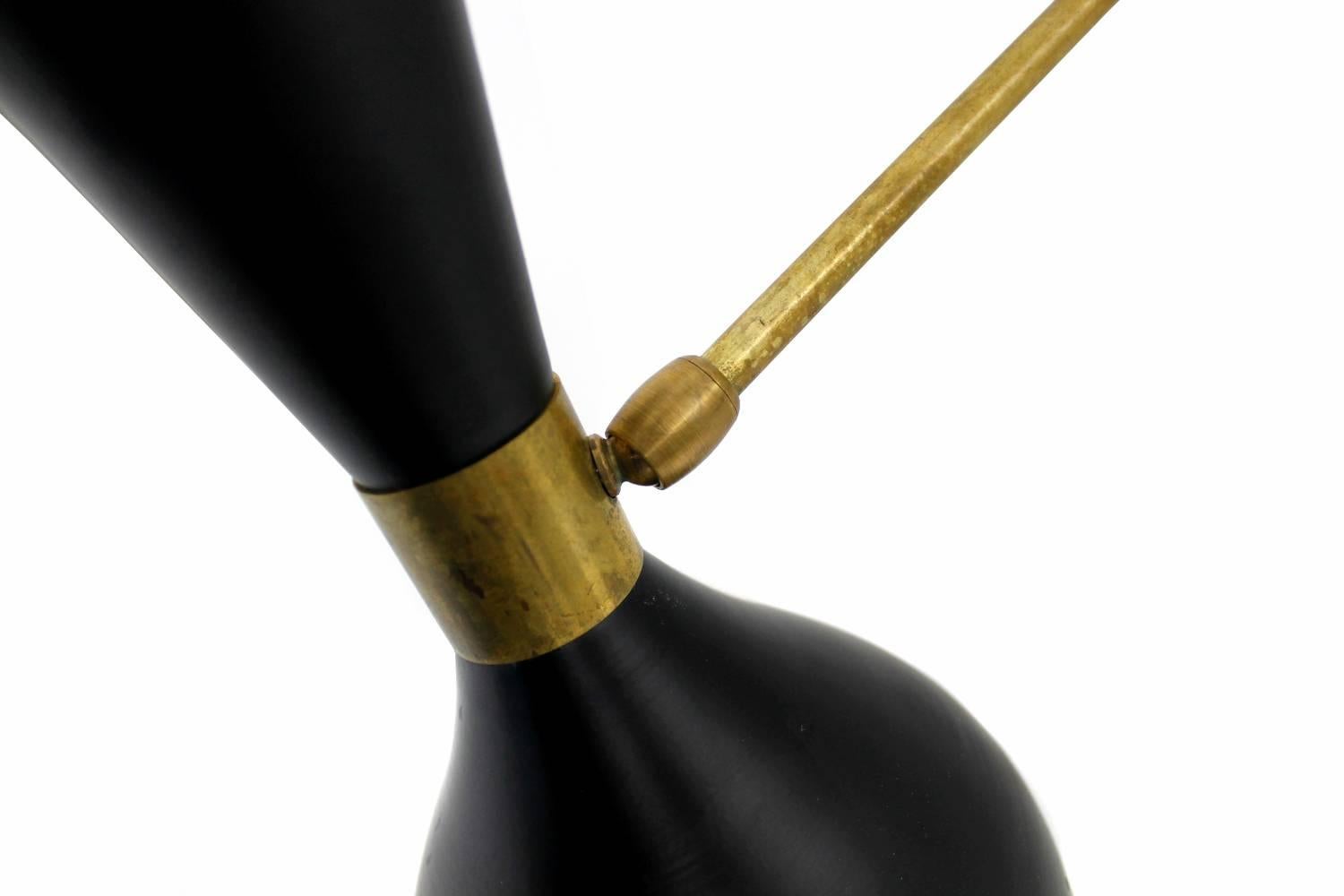 20th Century Pair of Beautiful Adjustable Modernist Italian Sconces Brass in Stilnovo Style