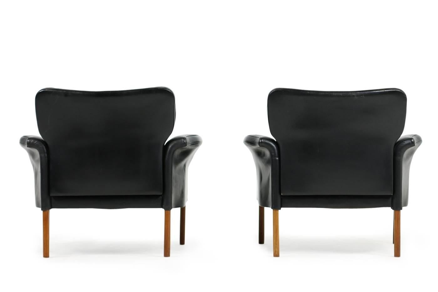 Mid-Century Modern Pair of Leather and Teak Lounge Chairs with Down Filling Hans Olsen Attributed