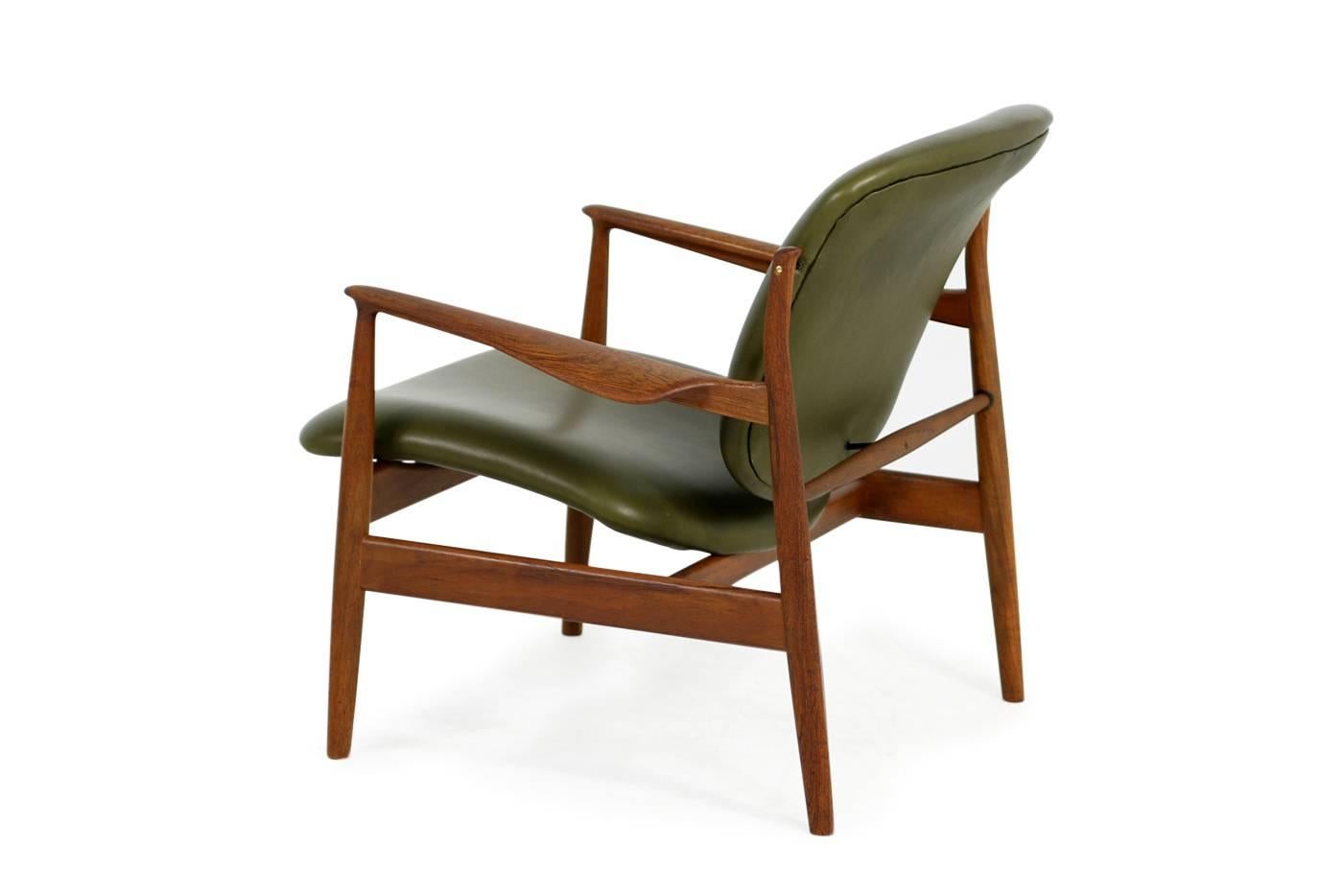 Metal Amazing Pair of 1950s Finn Juhl Lounge Easy Chairs Mod. FD 136 Teak and Leather