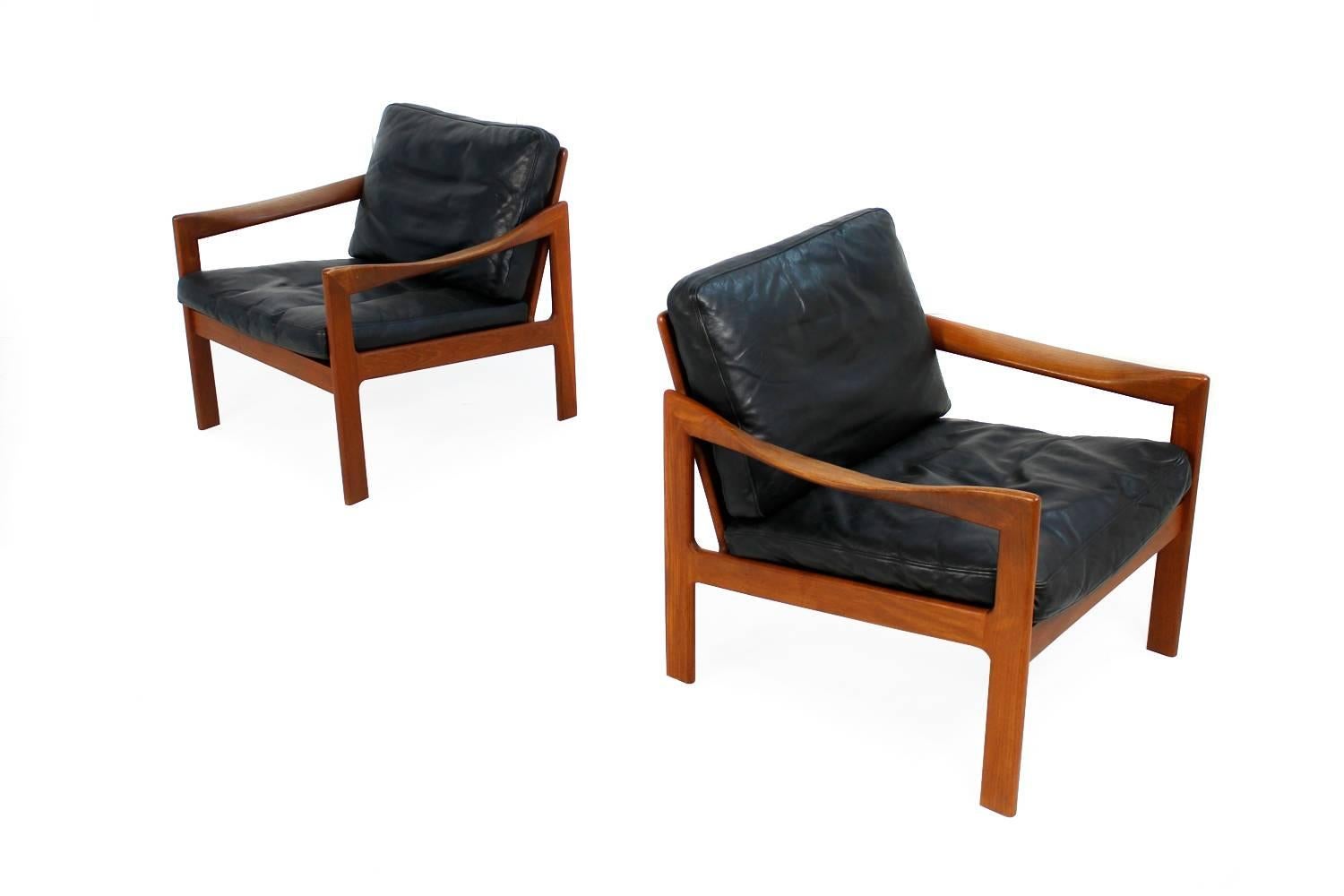 Mid-Century Modern Pair of Two 1960s Danish Modern Teak and Leather Easy Chairs by Illum Wikkelso