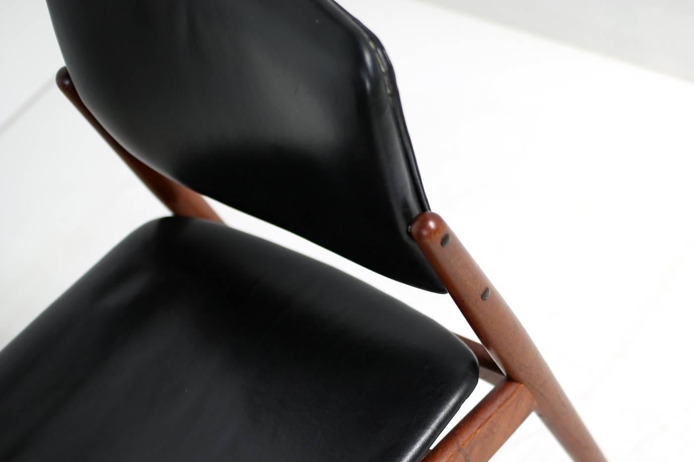 Set of Five 1960s Danish Erik Buck Teak and Leather Chairs Mod. 66 Ørum Møbler 2