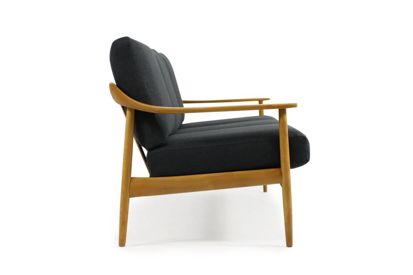 knoll antimott sofa