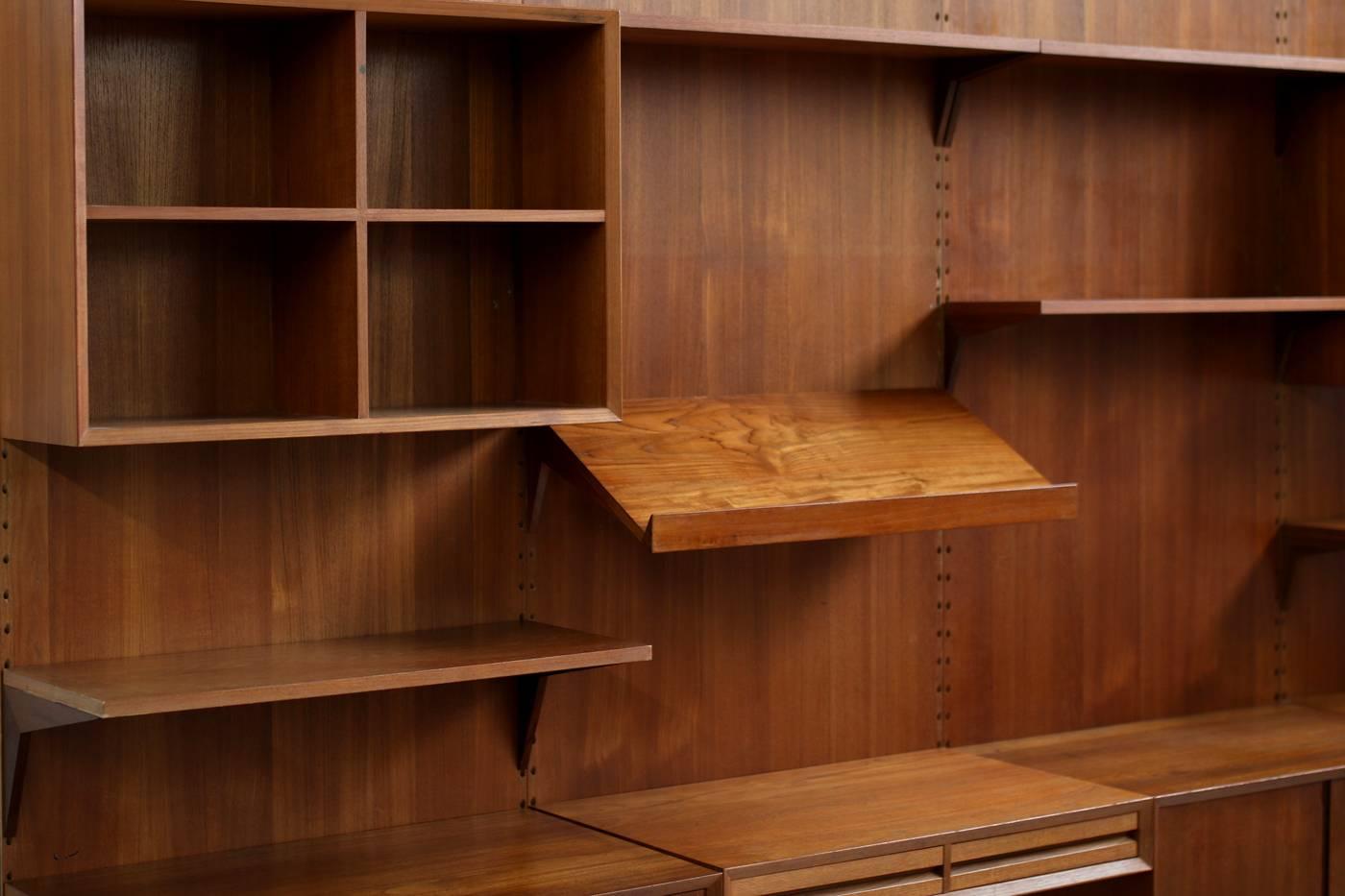 Beautiful 1960s Poul Cadovius Danish Teak Wall Unit, Shelving System by CADO (d) In Good Condition In Hamminkeln, DE