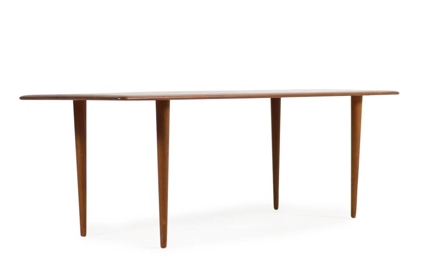 1960s Peter Hvidt & Orla Mølgaard Nielsen Teak Coffee Table for France & Son In Excellent Condition For Sale In Hamminkeln, DE