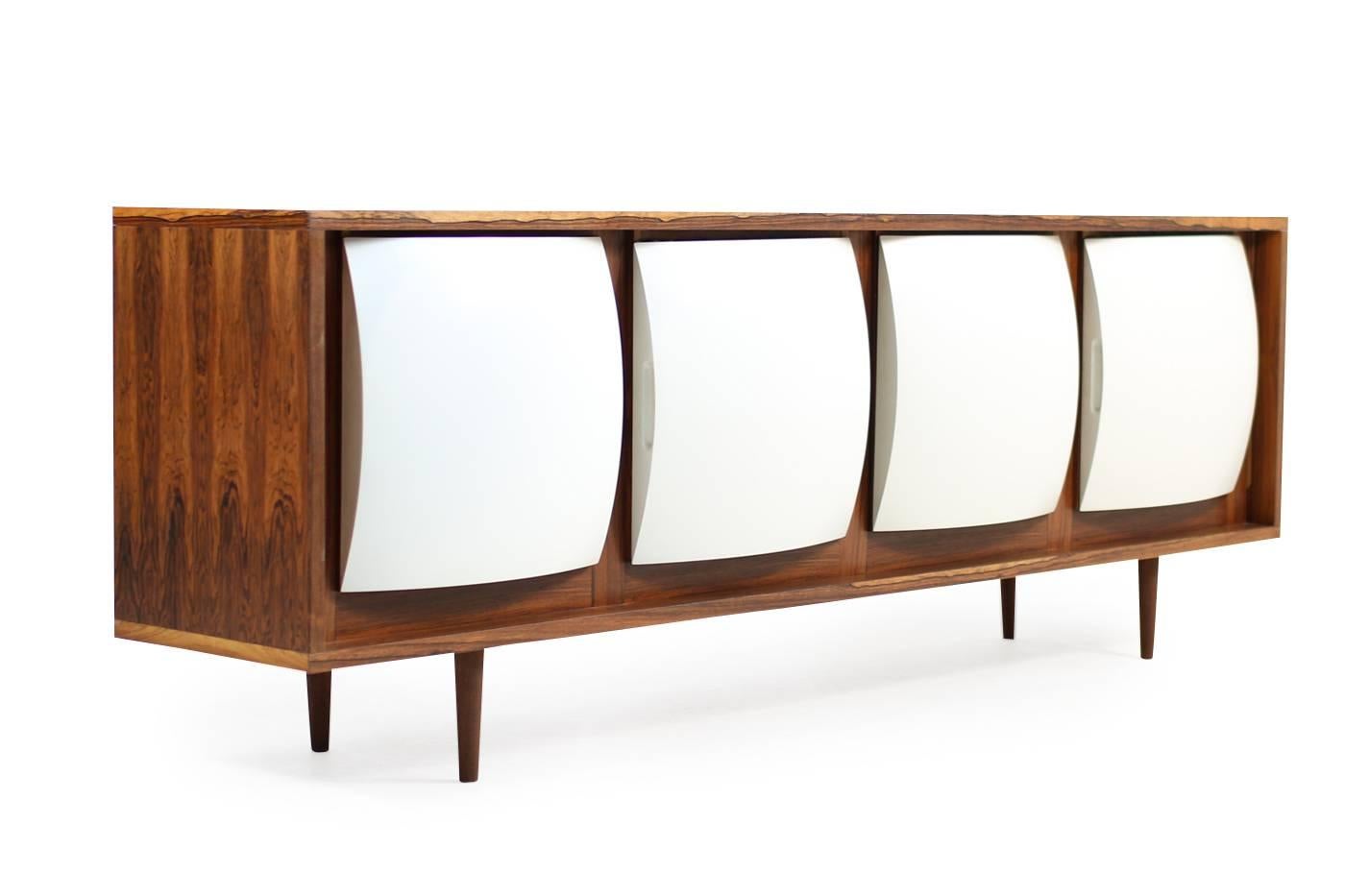 Super Rare 1970s Rosewood Sideboard with White Curved Formica Doors Single Piece In Good Condition In Hamminkeln, DE