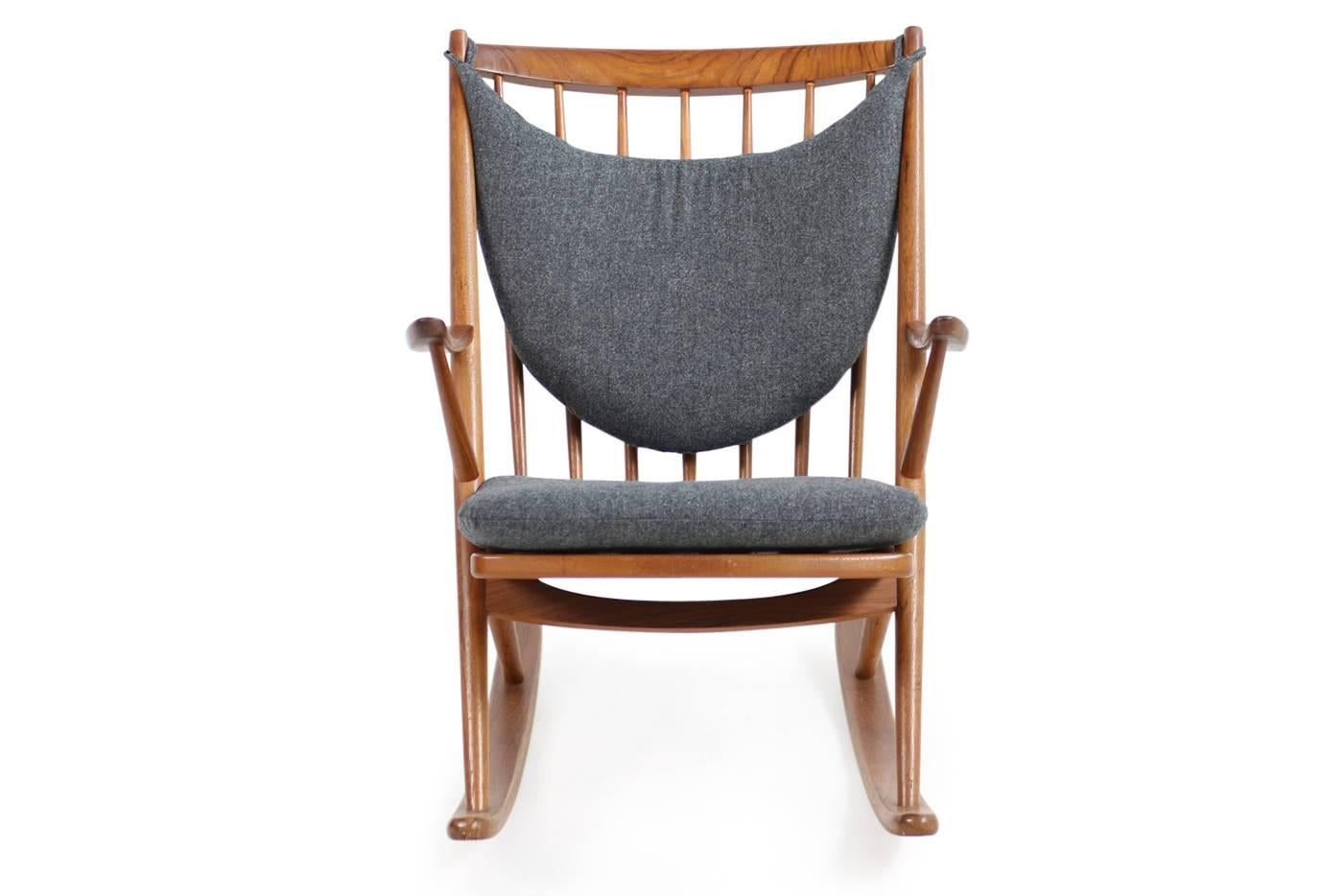 Beautiful 1960s Frank Reenskaug Bramin Rocking Chair Teak & Wool Danish Modern In Excellent Condition In Hamminkeln, DE