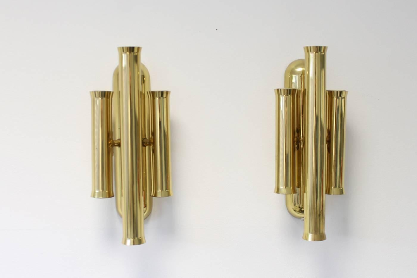Mid-Century Modern Beautiful Pair of 1960s Brass Wall Lights Cylinder Sconces, Italy, Mid-Century
