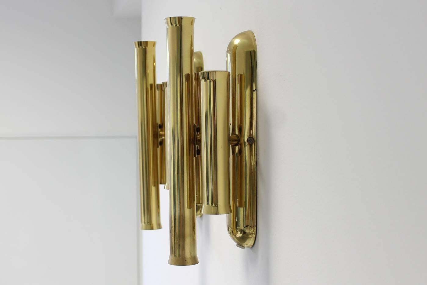 Beautiful Pair of 1960s Brass Wall Lights Cylinder Sconces, Italy, Mid-Century In Excellent Condition In Hamminkeln, DE