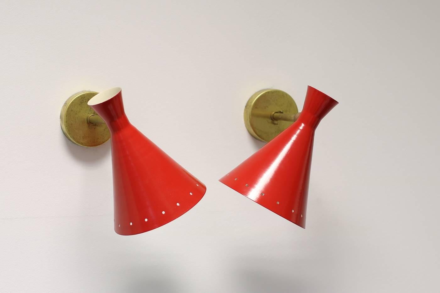 Pair of Adjustable Italian Metal and Brass 'Red Lights' Sconces, Wall Lamps In Excellent Condition In Hamminkeln, DE