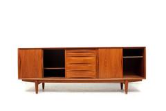 buffet en teck Arne Vodder des années 1960 Design moderne danois Dyrlund