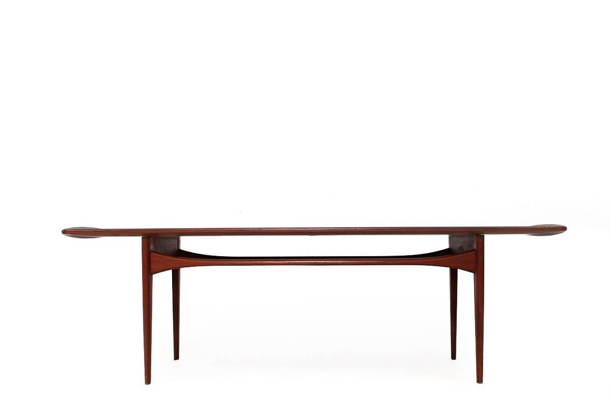 Beautiful danish modern Teak coffee table by Tove and Edvard Kindt Larsen Mod 503 early production by France & Daverkosen, good vintage condition, beautiful form and design.