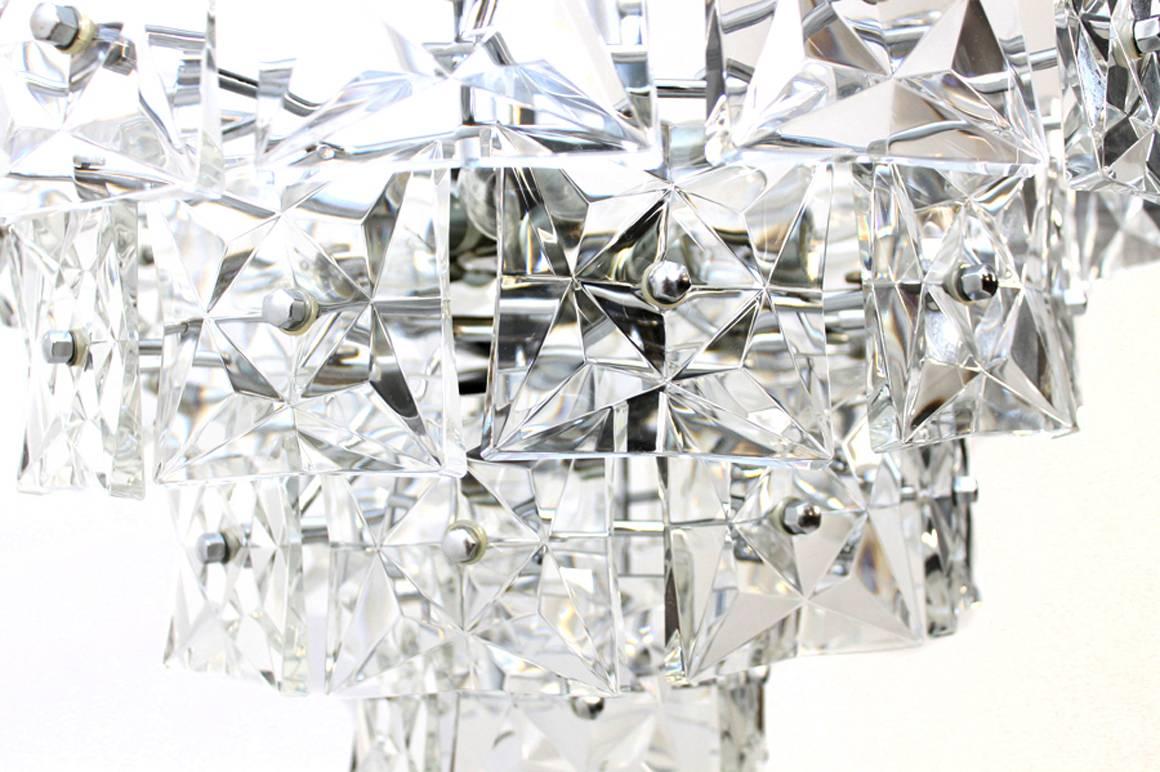 Kinkeldey Crystal Glass and Chrome Four-Tier Chandelier, Germany, 1970s In Excellent Condition For Sale In Hamminkeln, DE