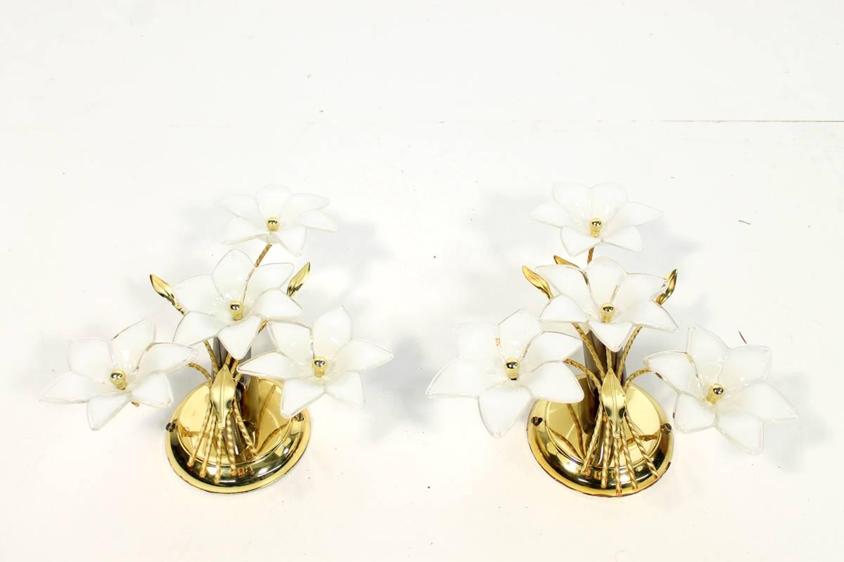 Mid-Century Modern Floral Pair of Gold Plated Metal and Brass Glass Flower Buquet Sconces