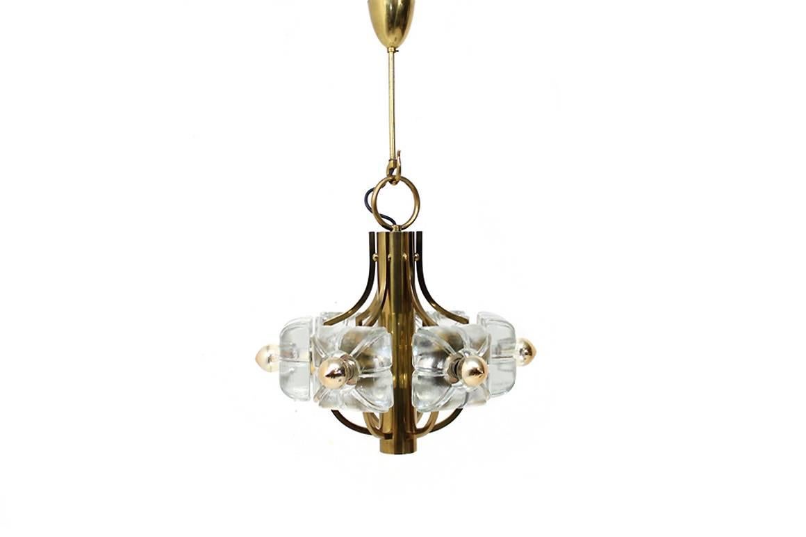 Glas- und Messing-Blumen-Kronleuchter, Mazzega-Stil, 1960er Jahre, Blumen-Anhänger (Moderne der Mitte des Jahrhunderts) im Angebot