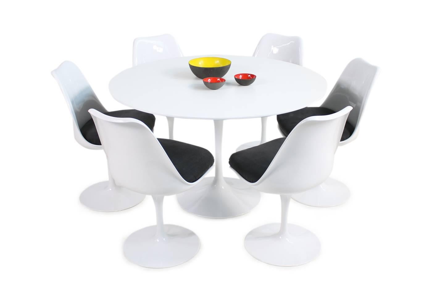 knoll table and chairs