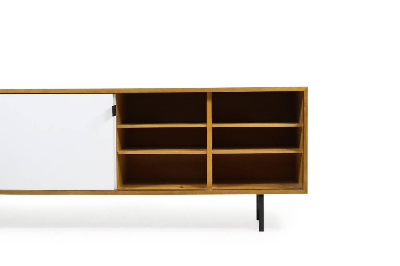 Mid-Century Modern Beautiful 1950s Florence Knoll Mod. 116 Cherry Sideboard Knoll Int. White Doors