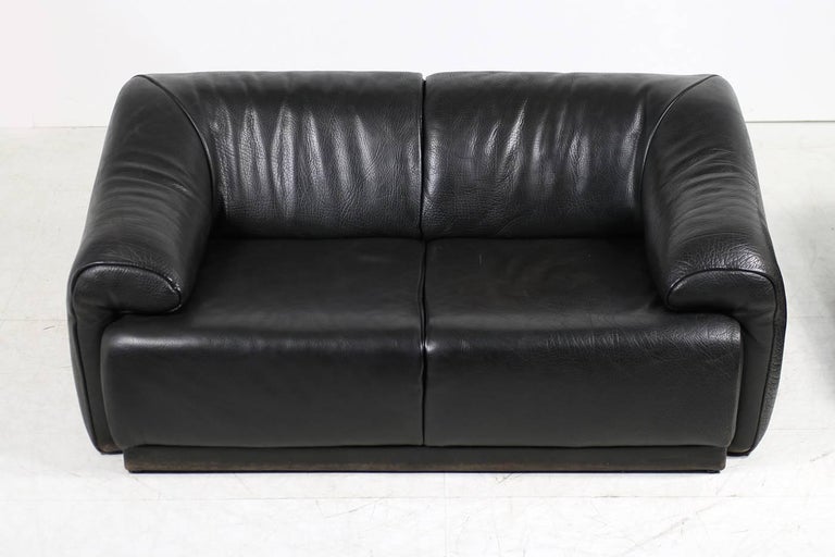 Rare 1970s Organic Buffalo Leather Lounge Sofa Two-Seat in High Quality 2
