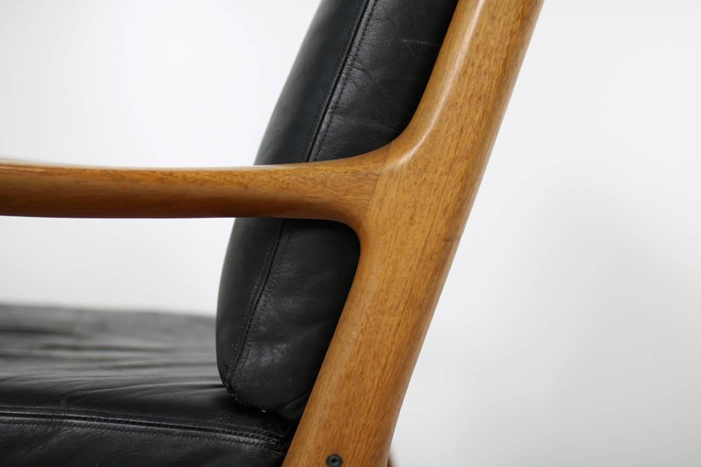 Mid-20th Century Pair of 1960s, Danish Vintage Lounge Chairs Ole Wanscher Teak and Black Leather