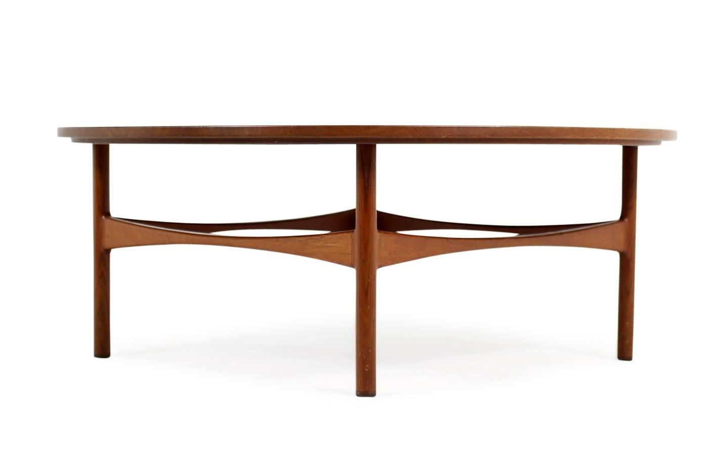 1960s Danish Round Coffee Table by Ejner Larsen and Bender Madsen for Willy Beck 2