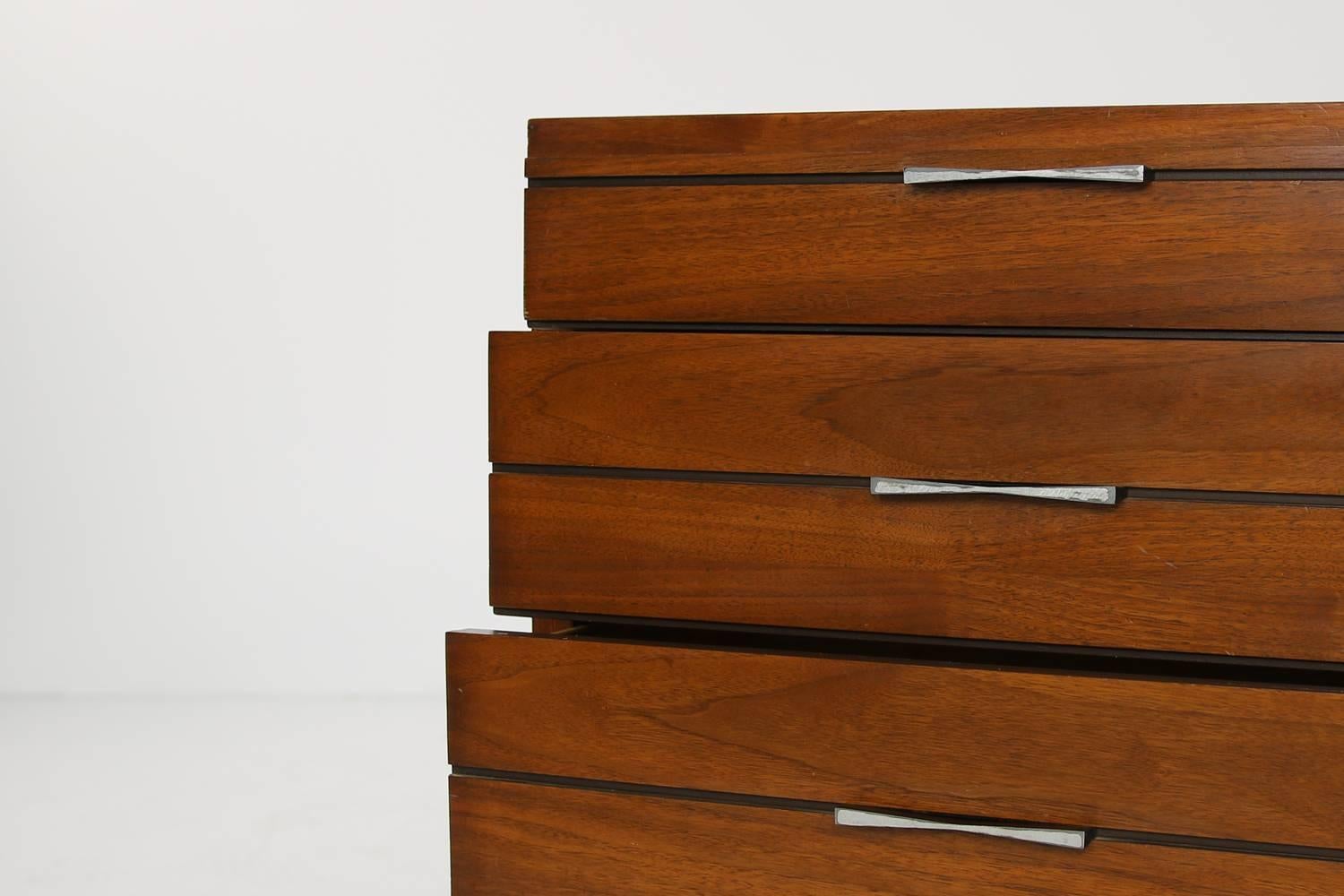 Veneer 1950s American Walnut Sideboard, Chest of Six Drawers, Mid-Century Modern Design