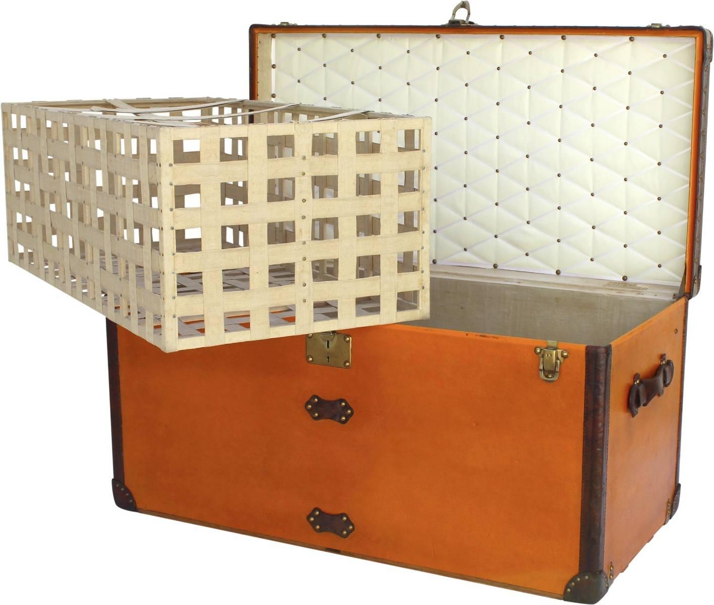 Mid-Century Modern Striking Orange Louis Vuitton Courier Trunk Circa 1930's For Sale