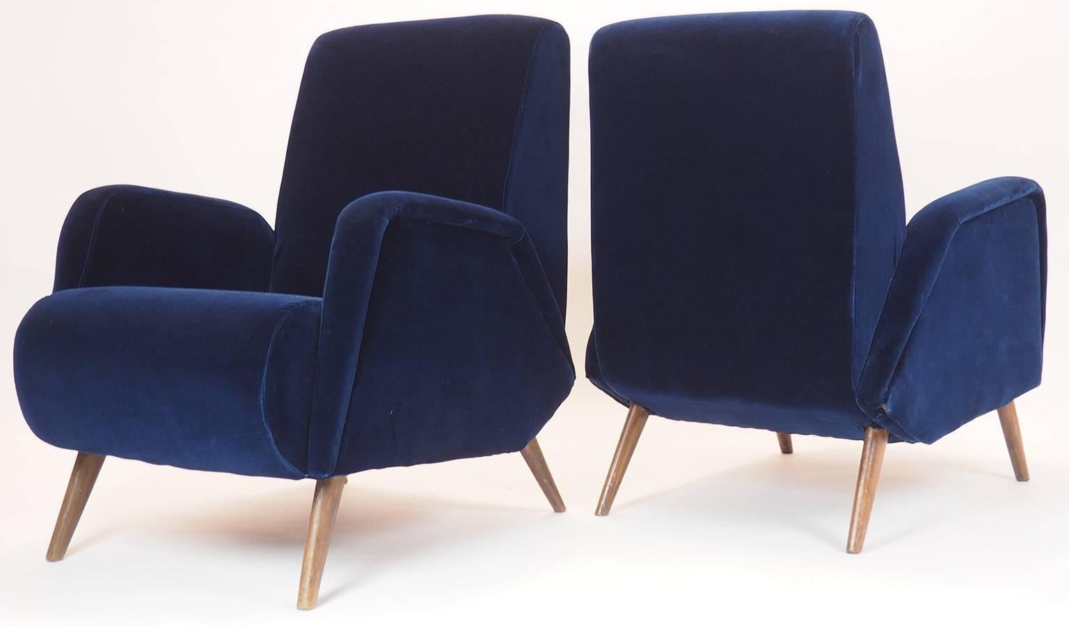 Mid-Century Modern Pair of Blue Velvet Armchairs Manufactured by DASSI, Milano 1950s