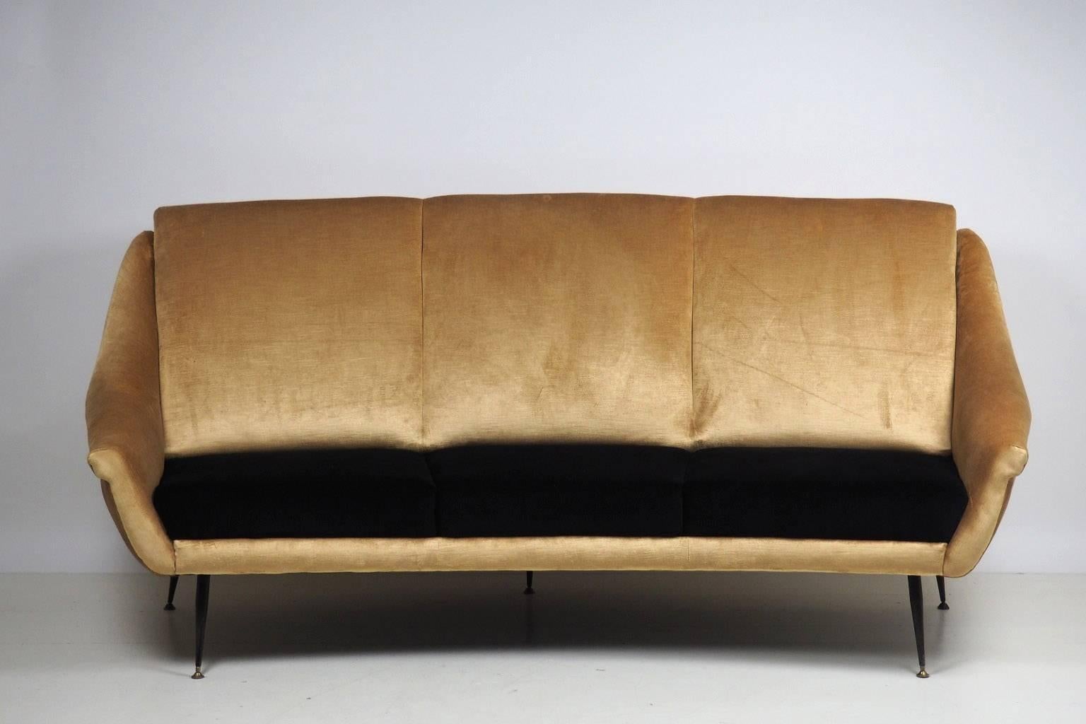 Mid-20th Century Italian  Curved Sofa by Federico Munari, circa 1950