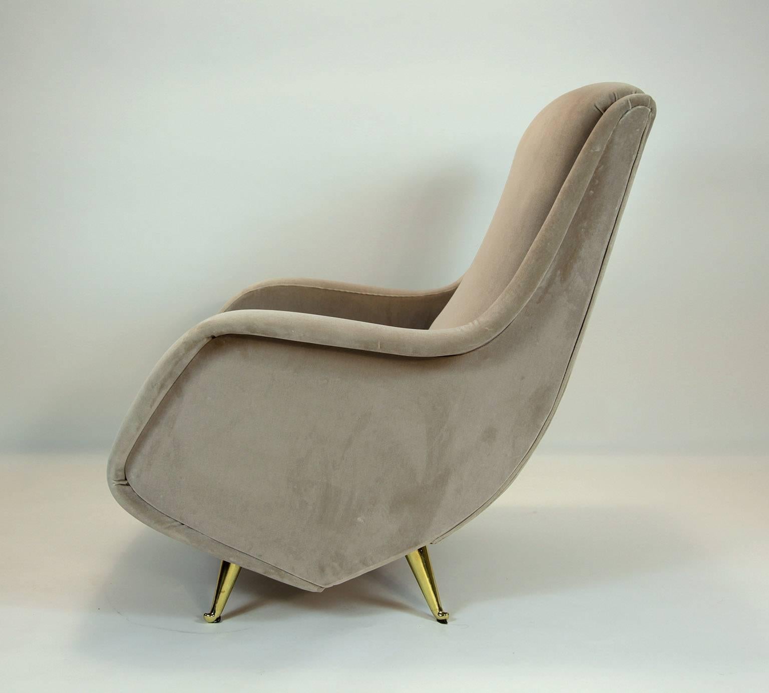 Italian Lounge Chairs. Manufactured By ISA,  Bergamo, Italy For Sale 1