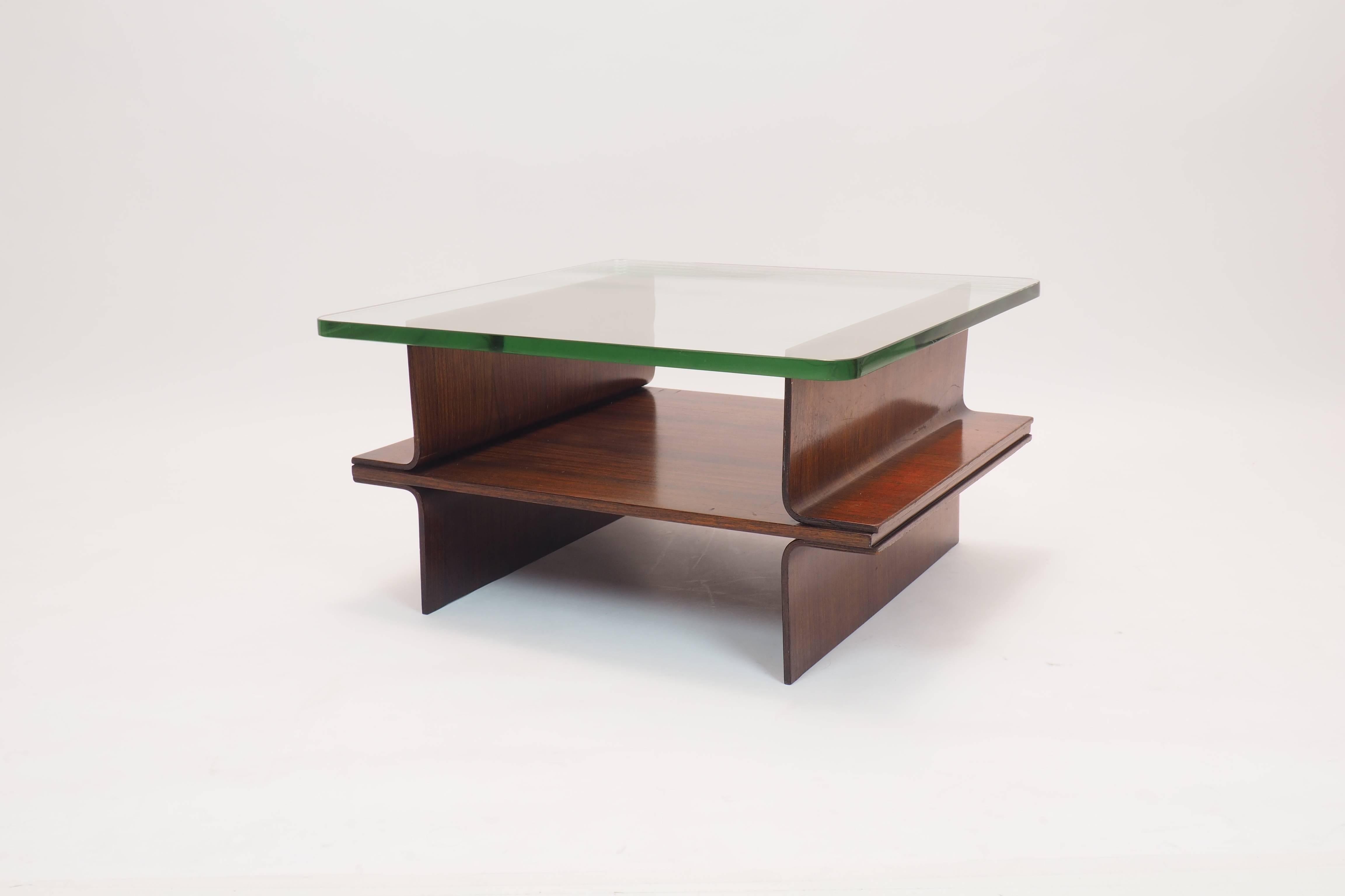 Italian Side Table with Original Thick Glass Top Manufatured by Cassina In Good Condition For Sale In Milano, IT