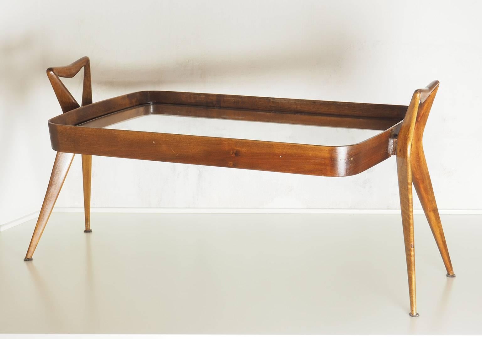 20th Century Ico Parisi Graceful and Rare Walnut Side Table, Milano 1954