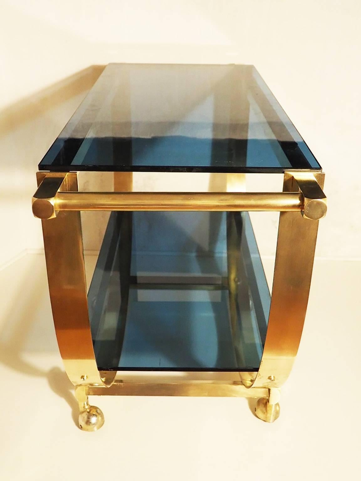 Mid-20th Century Italian Unique and Glamorous Table Cart in Brass and Blue Crystal, Milano 1960s
