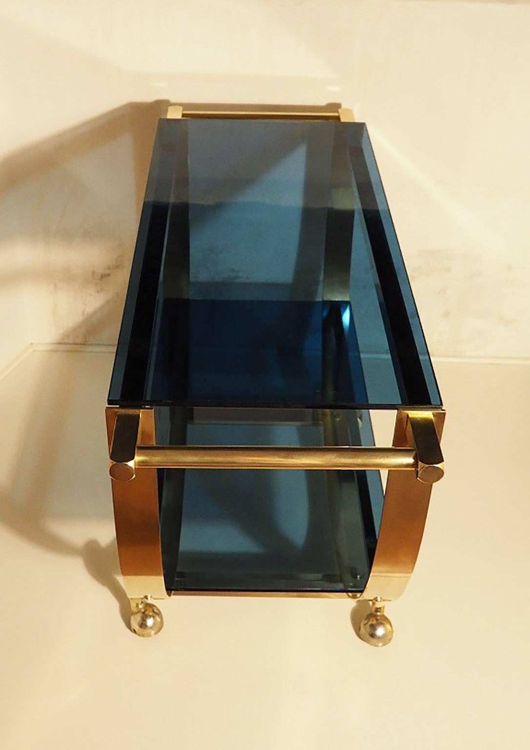 Italian Unique and Glamorous Table Cart in Brass and Blue Crystal, Milano 1960s 2