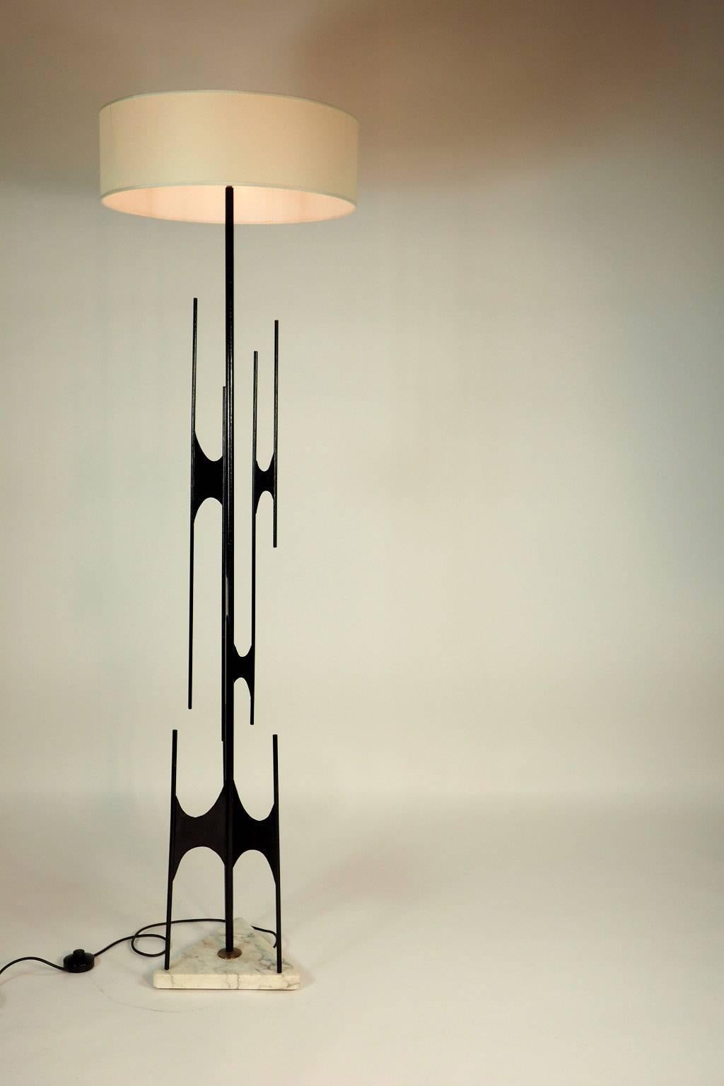 Rare sculptural and elegant floor lamp designed by Maurizio Tempestini for the 
